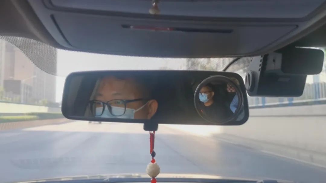 DƬ